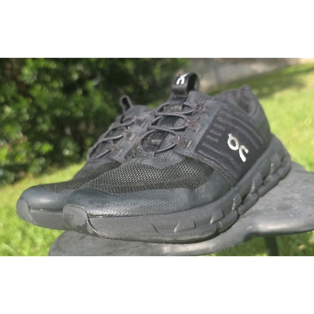 On Running Cloud X Sneaker Running Shoe youth  Size US 2 Black Lace Up ⚡️